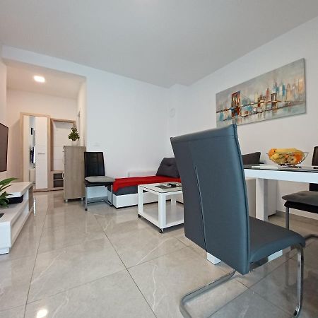 Apartments Leon 2 Новиград Экстерьер фото