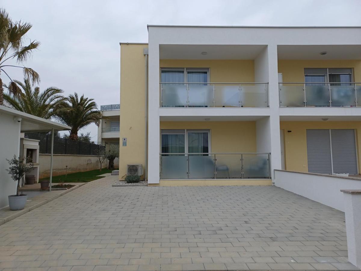 Apartments Leon 2 Новиград Экстерьер фото