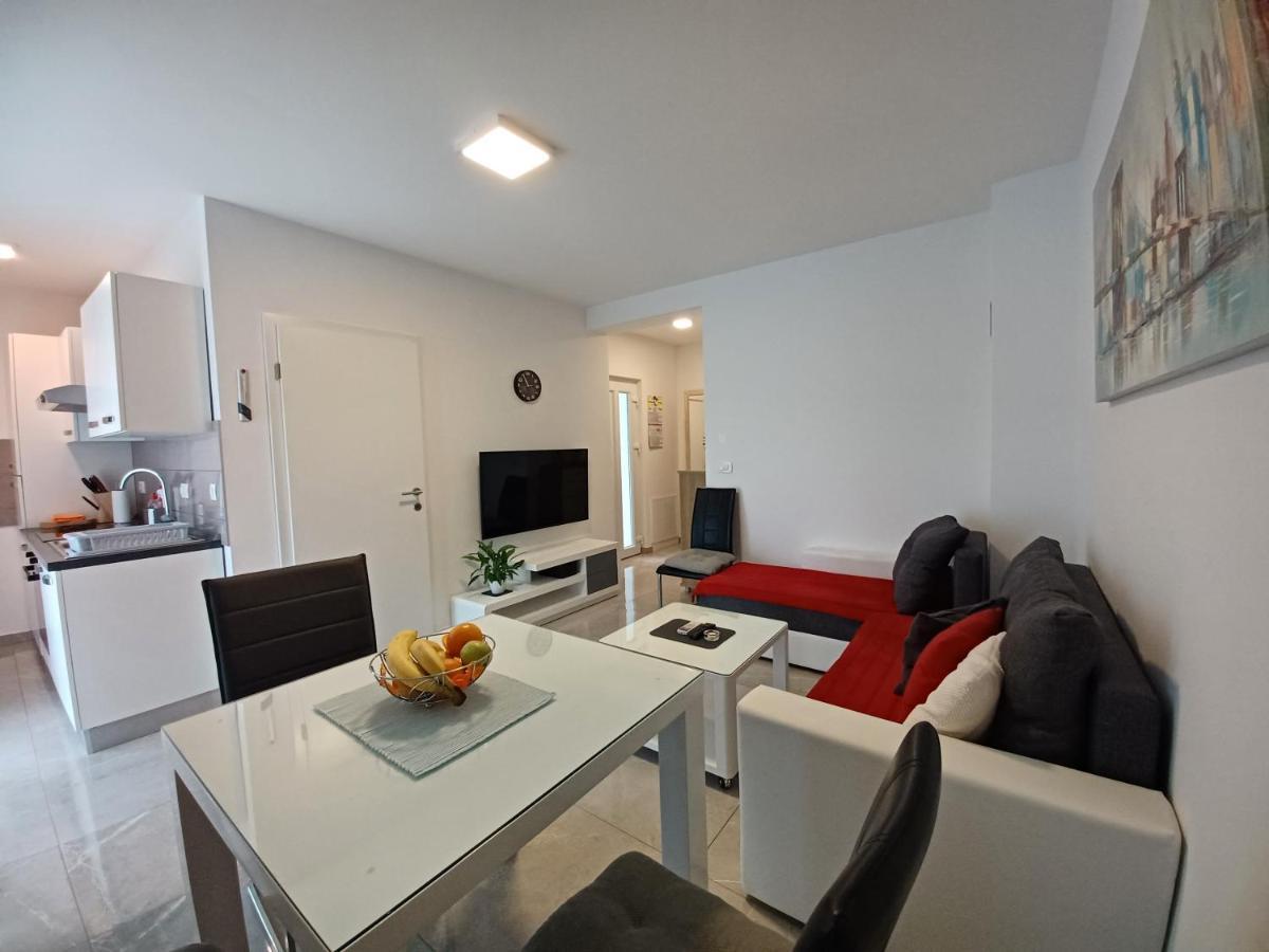 Apartments Leon 2 Новиград Экстерьер фото