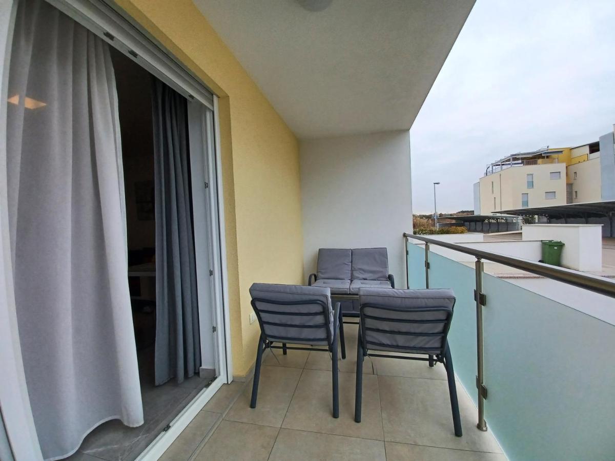 Apartments Leon 2 Новиград Экстерьер фото